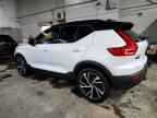 2022 VOLVO XC40