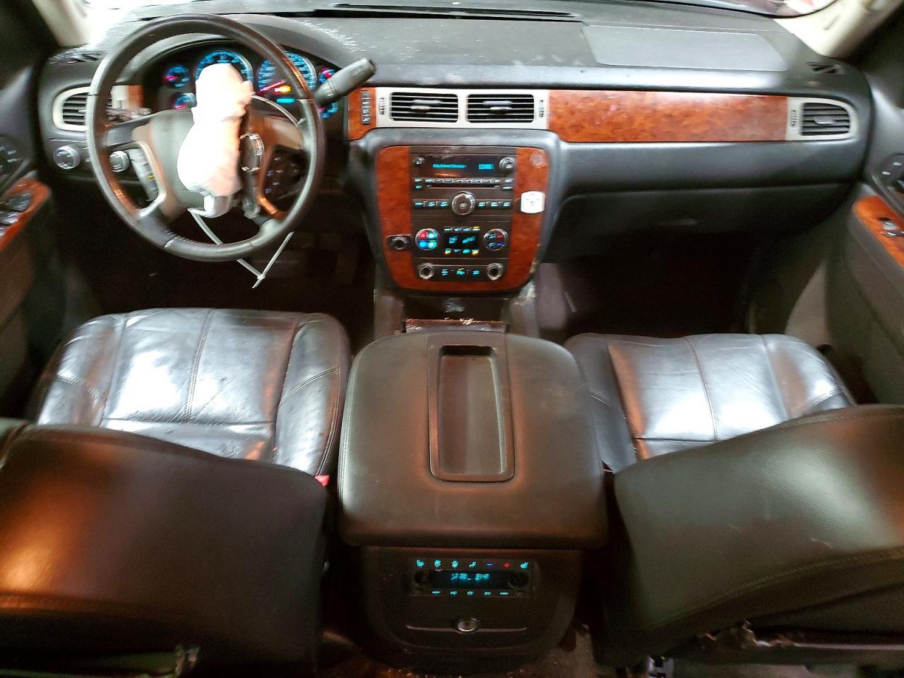 2011 CHEVROLET Tahoe