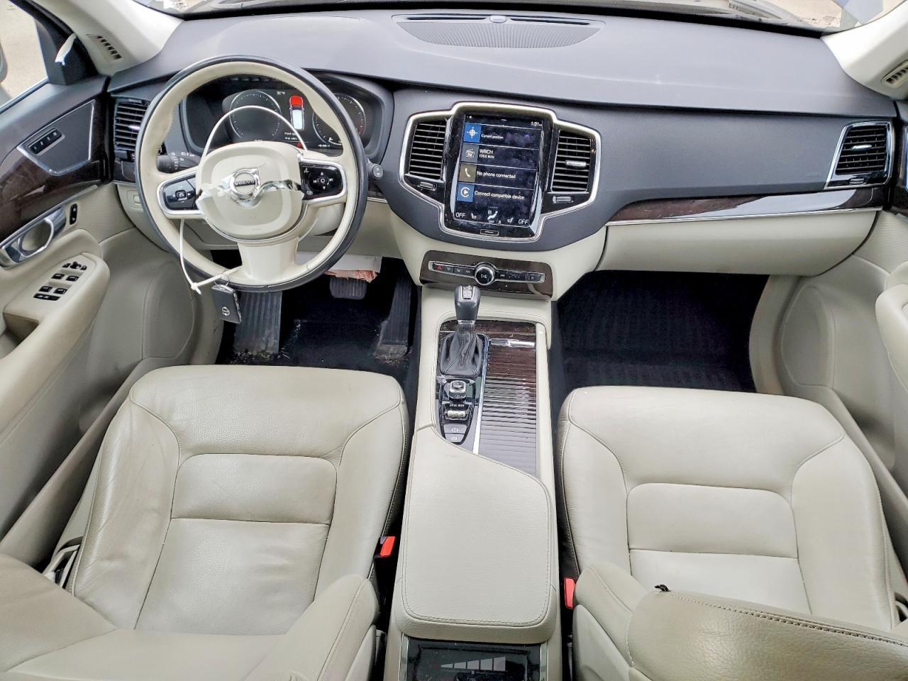 2017 VOLVO XC90