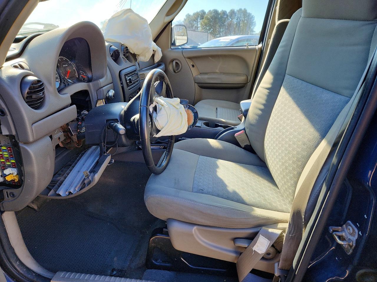 2005 JEEP Liberty
