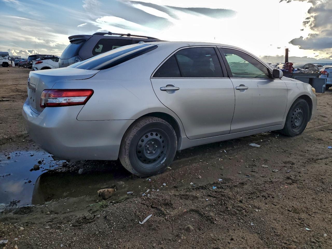 2011 TOYOTA CAMRY