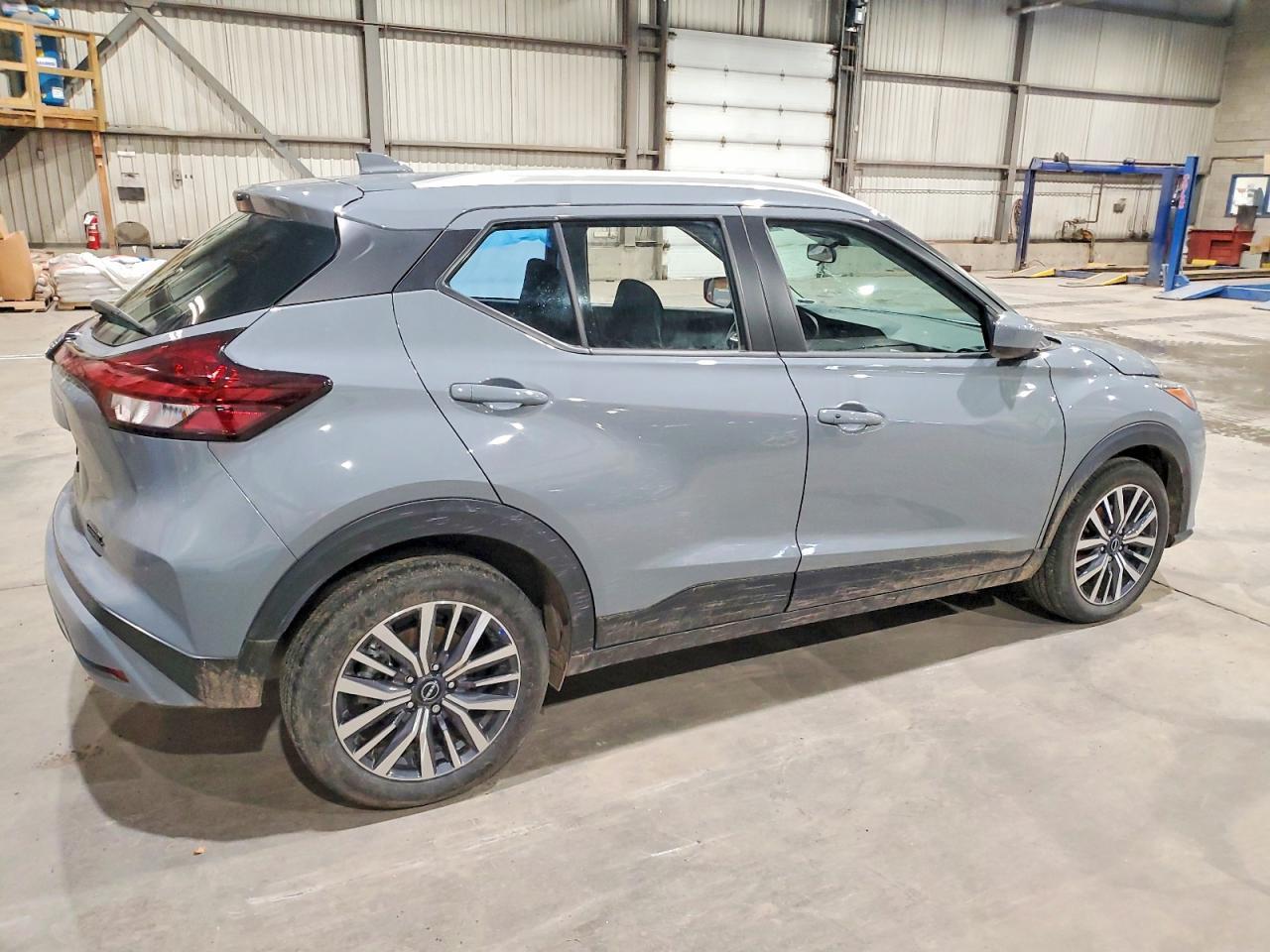 2025 NISSAN KICKS