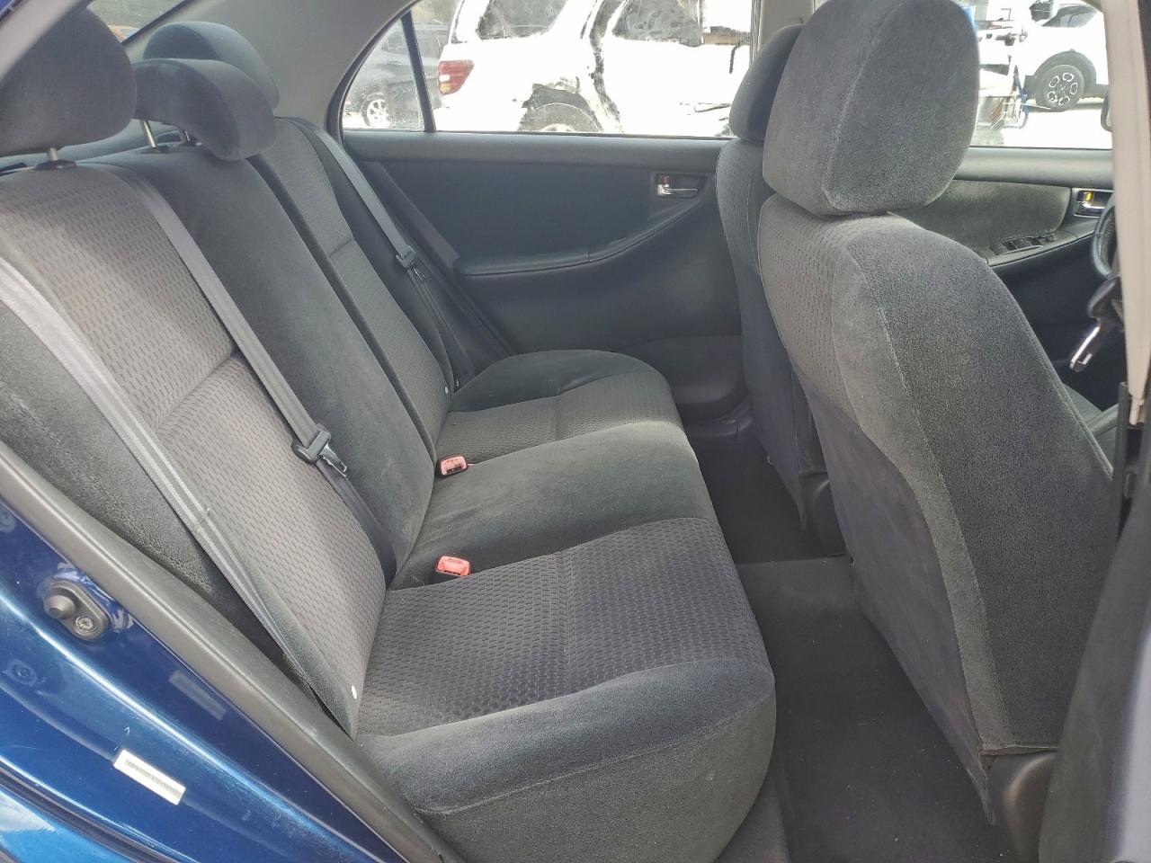 2004 TOYOTA Sequoia