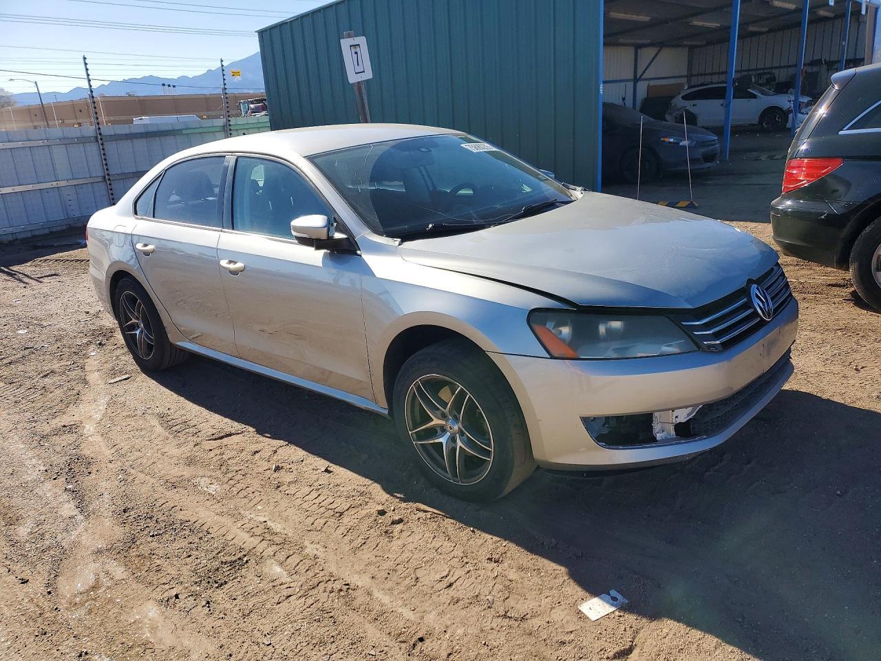 2014 VOLKSWAGEN Passat