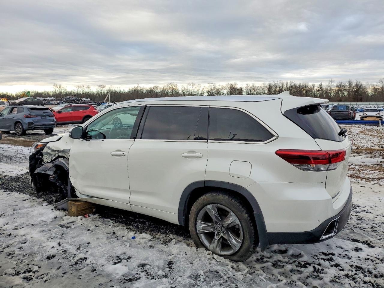 2018 TOYOTA HIGHLANDER