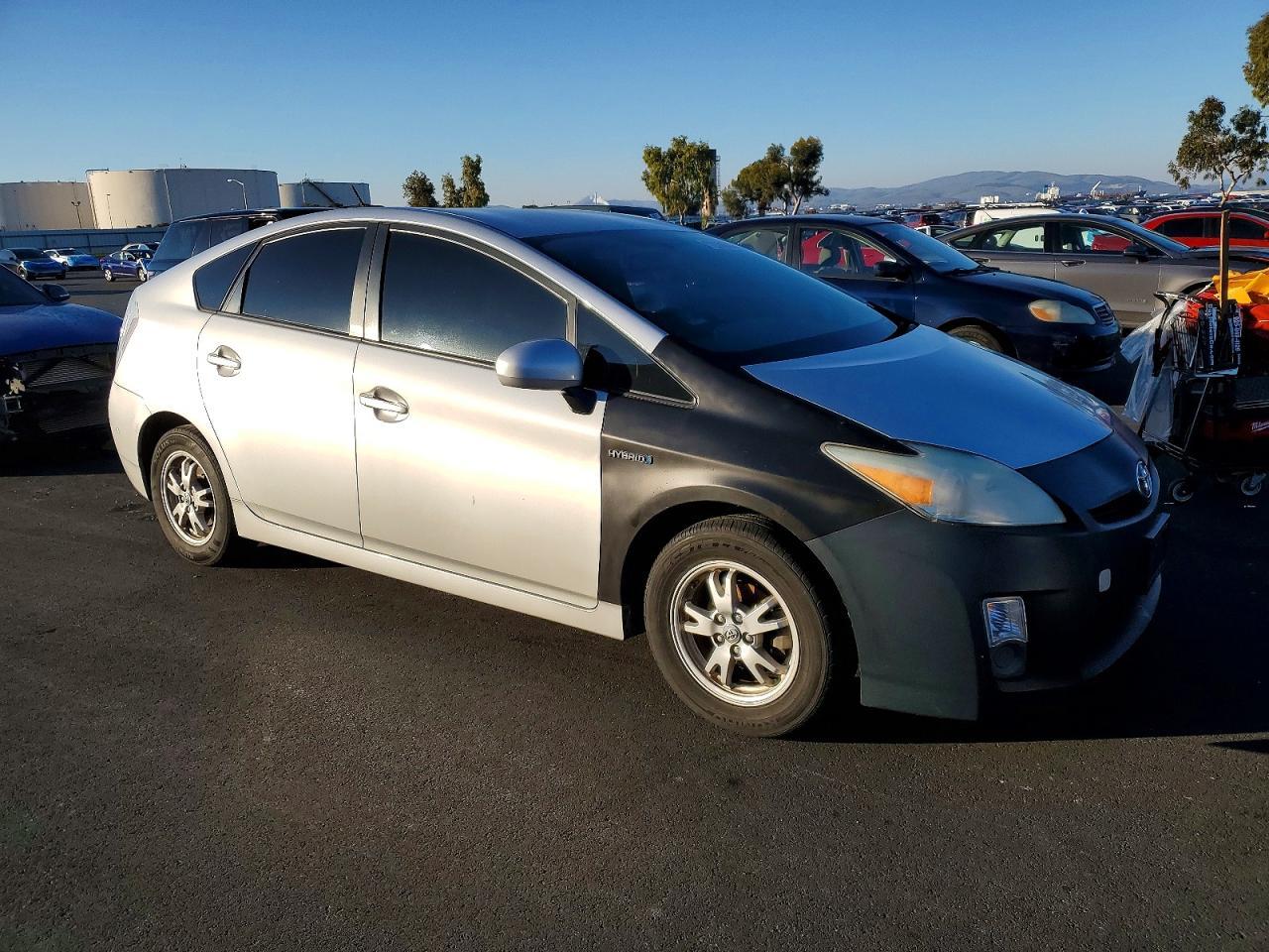 2011 TOYOTA PRIUS