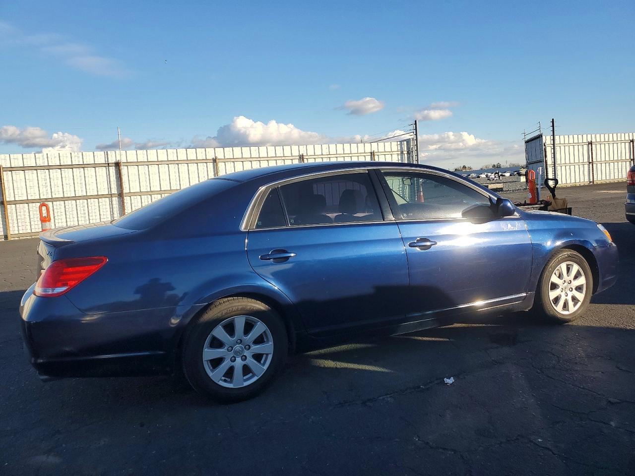 2006 TOYOTA Avalon