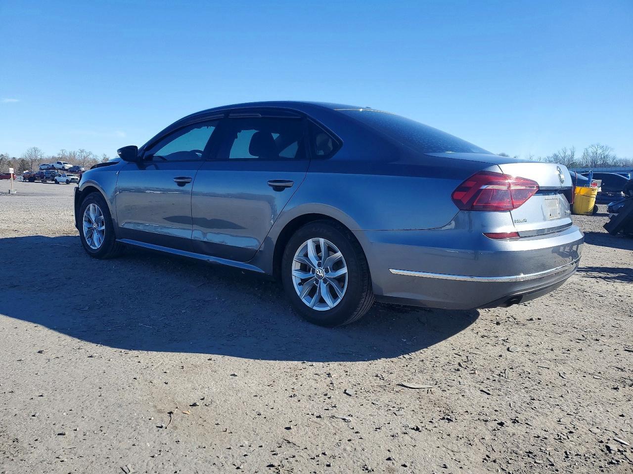 2018 VOLKSWAGEN Passat