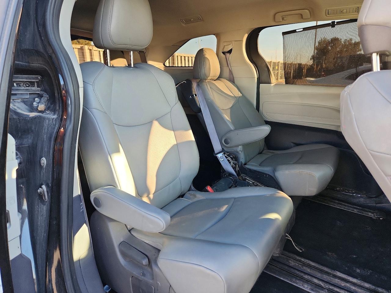 2021 TOYOTA SIENNA
