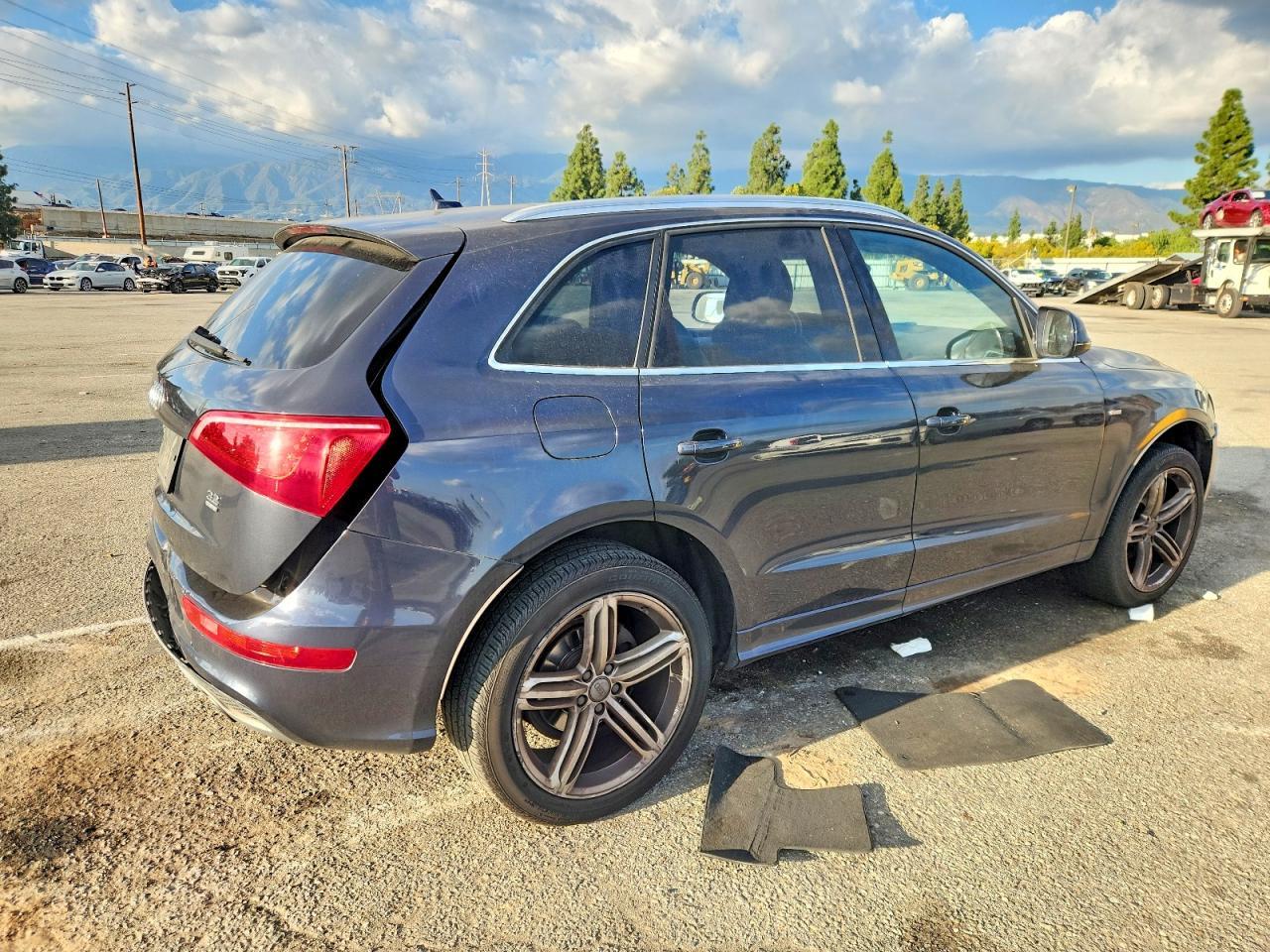 2010 AUDI Q5