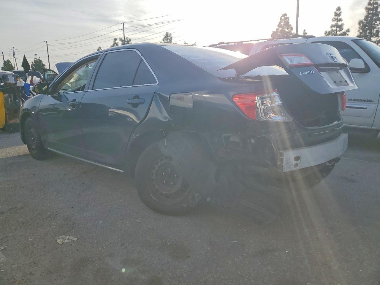 2014 TOYOTA CAMRY