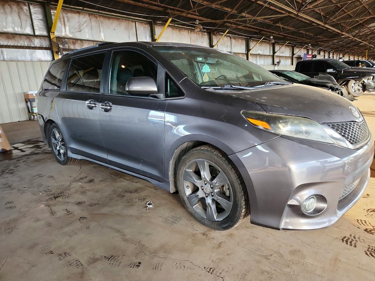 2015 TOYOTA SIENNA