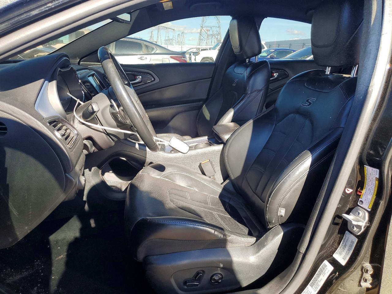 2016 CHRYSLER 200