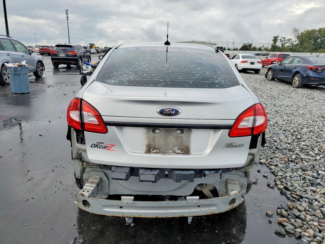 2013 FORD Fiesta