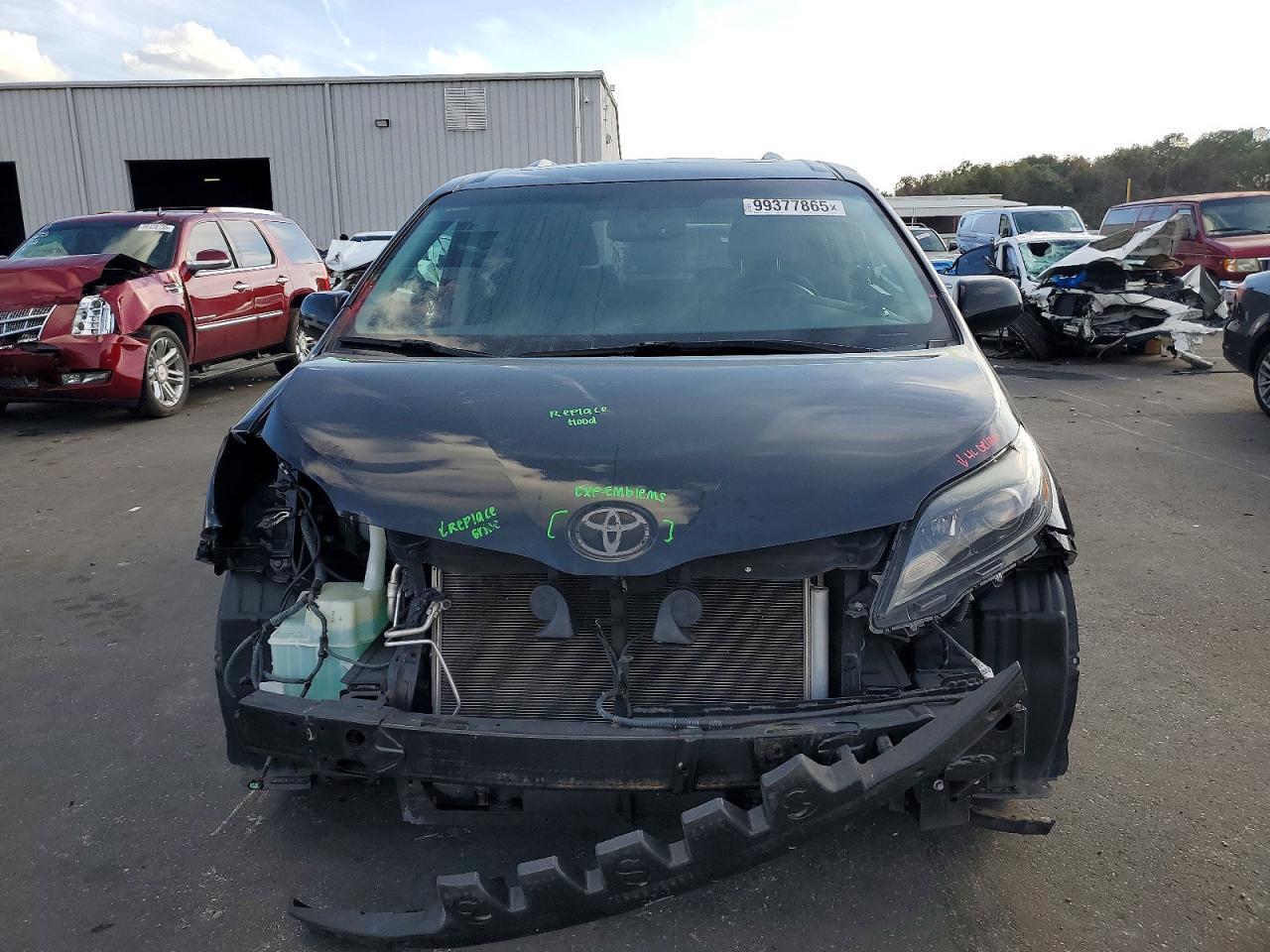 2015 TOYOTA SIENNA