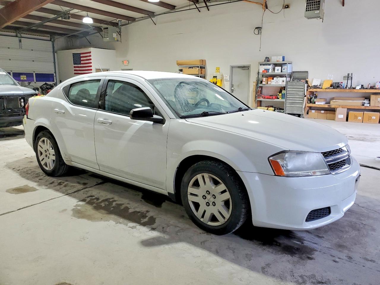 2014 DODGE Avenger