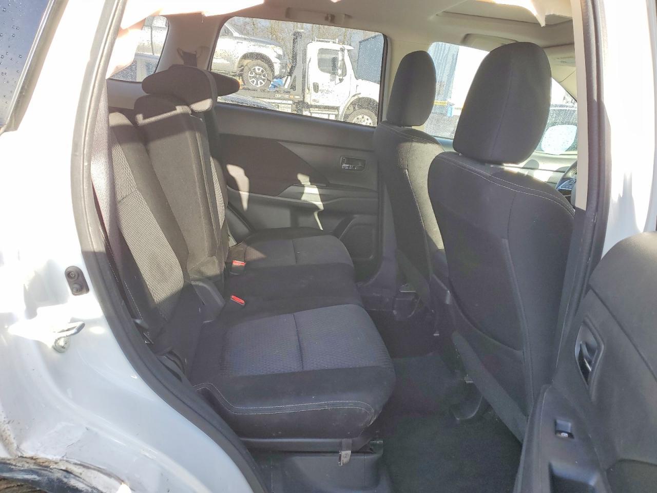 2017 MITSUBISHI outlander