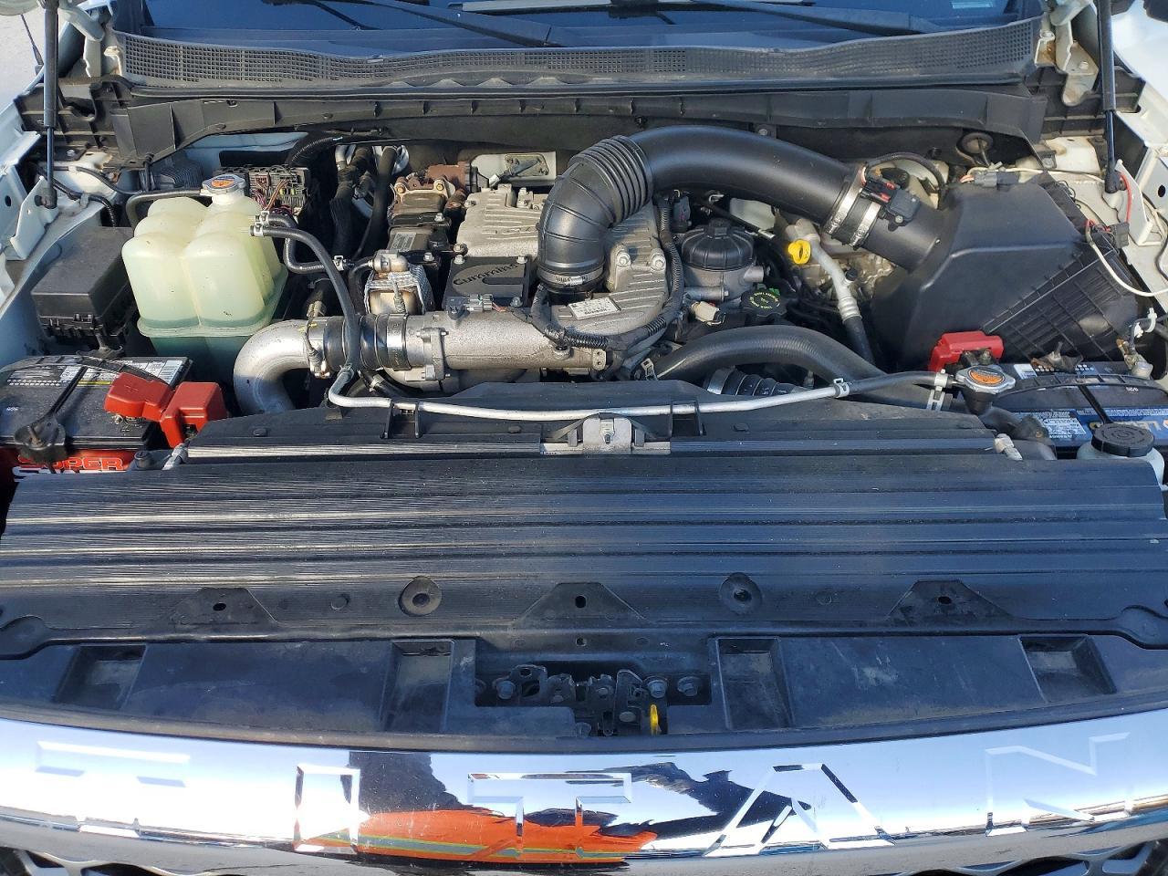 2016 NISSAN Titan