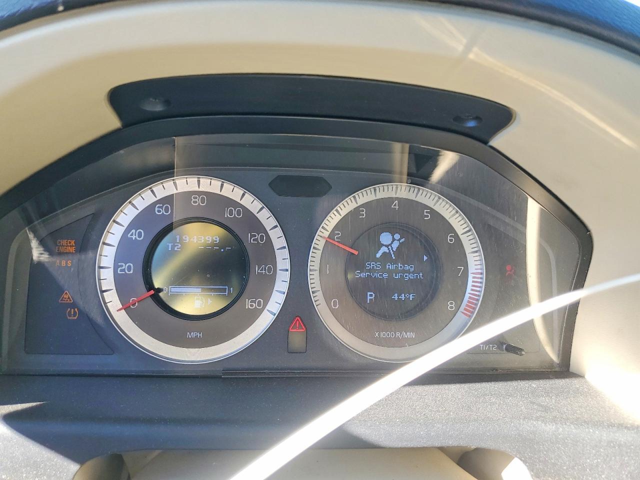 2010 VOLVO XC70