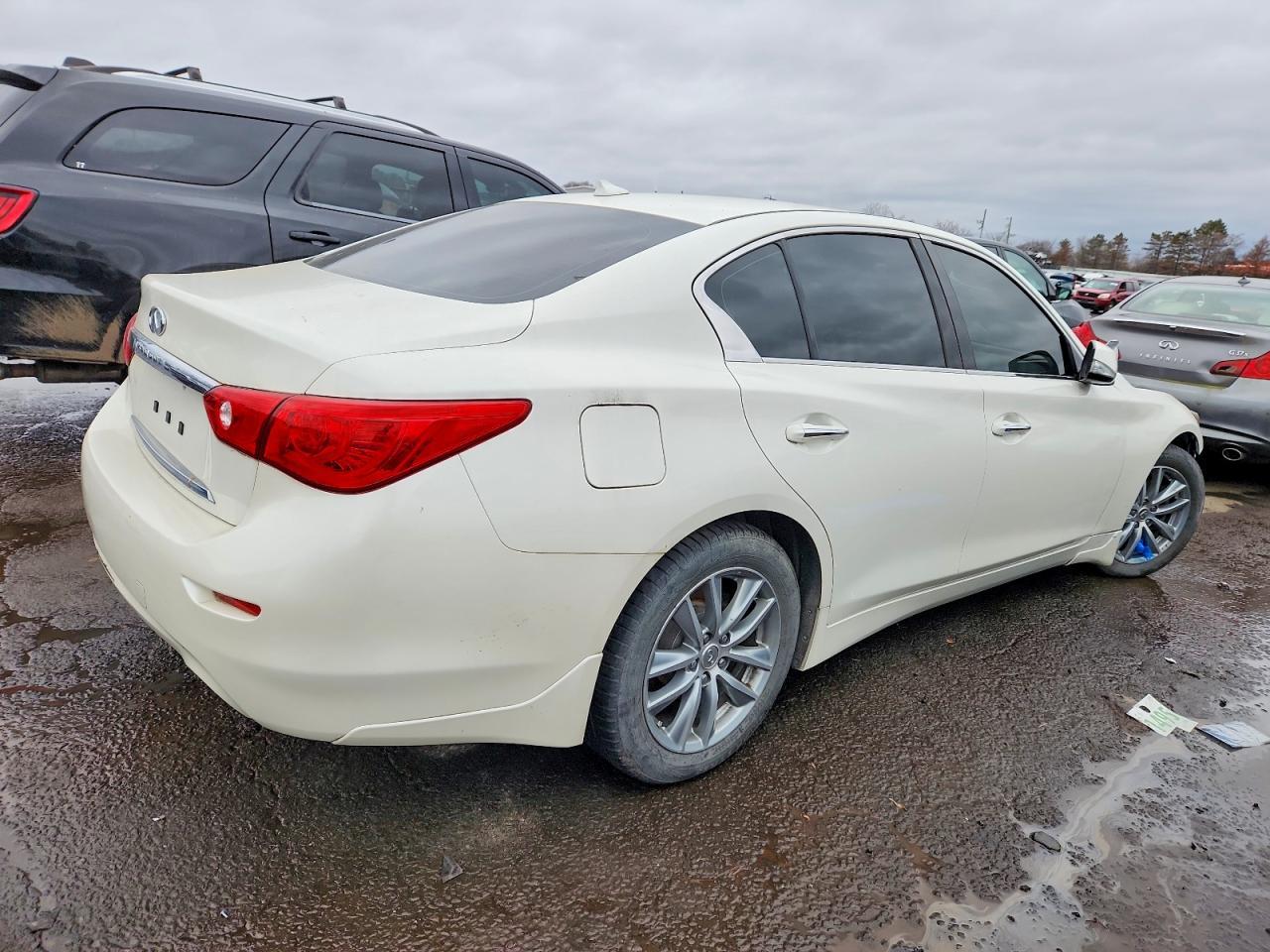 2016 INFINITI Q50
