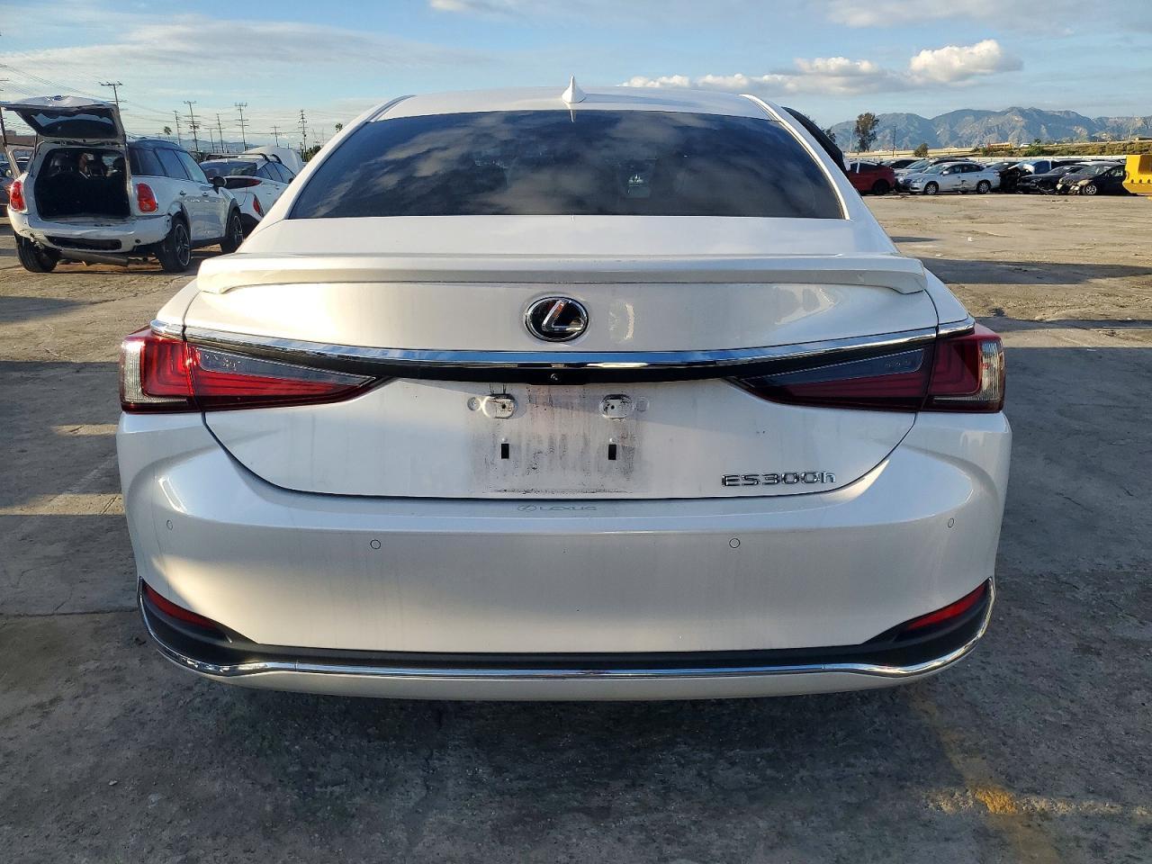 2024 LEXUS ES 300H