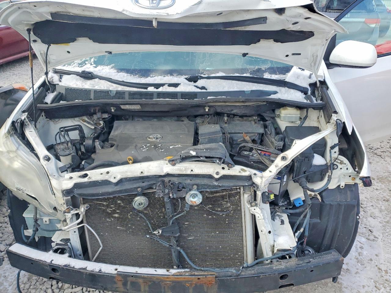 2013 TOYOTA SIENNA
