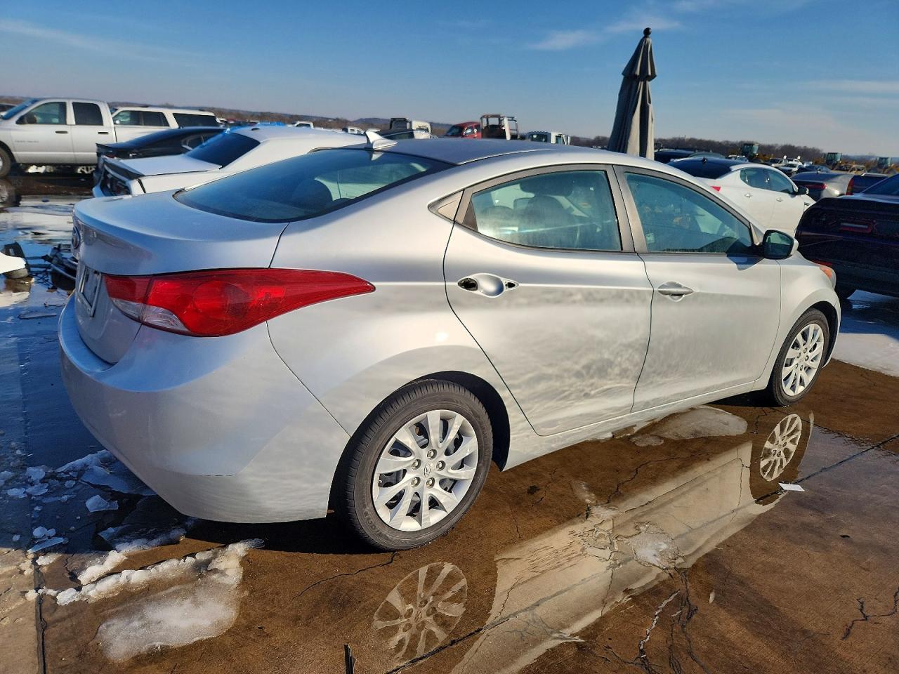 2011 HYUNDAI ELANTRA