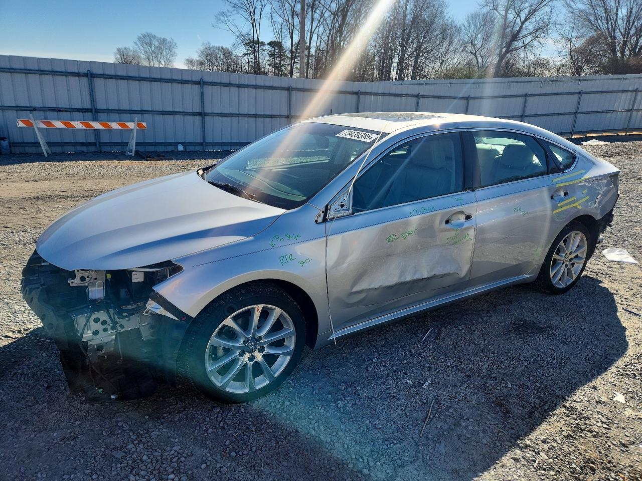 2013 TOYOTA Avalon