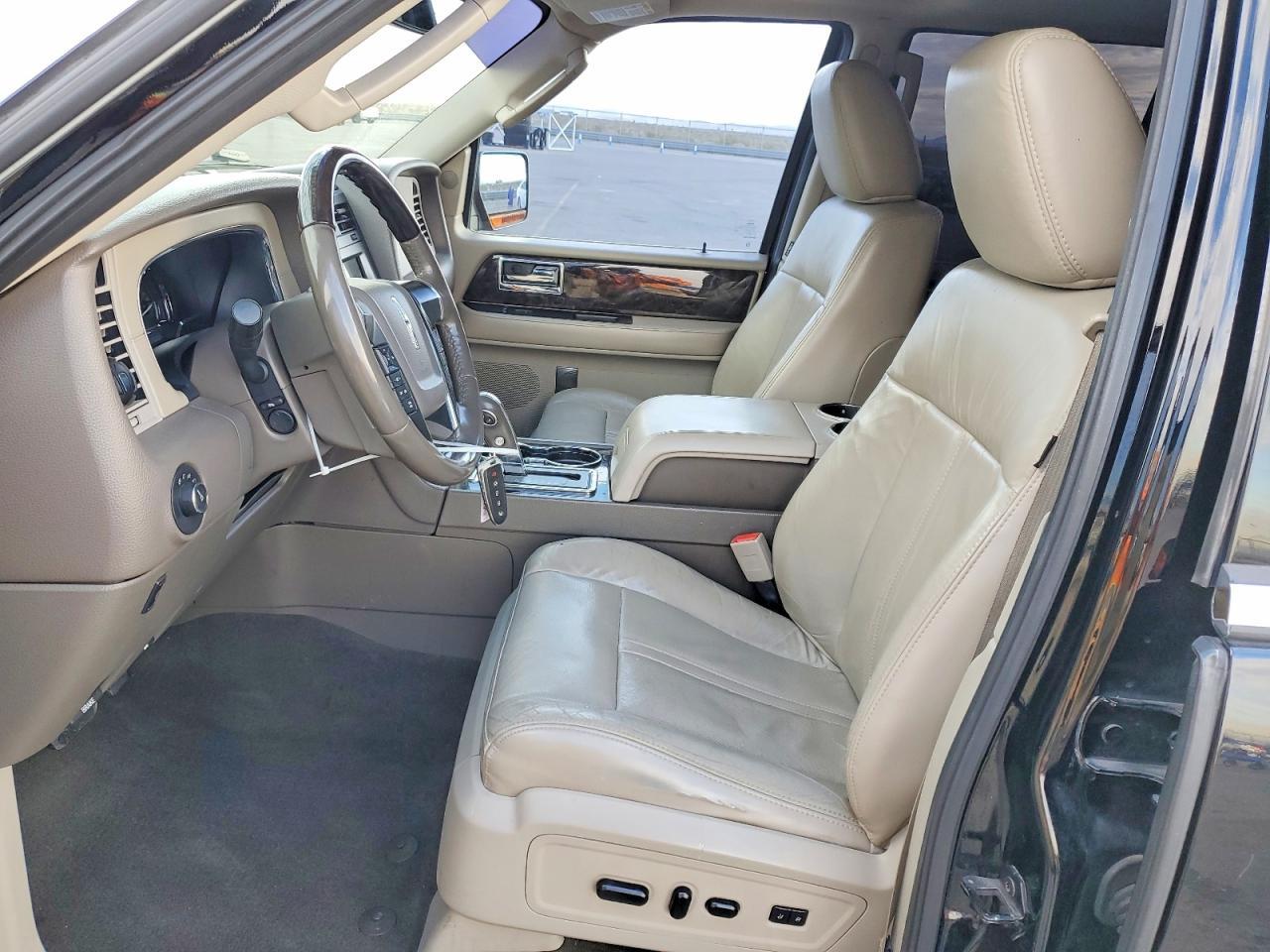 2016 LINCOLN Navigator