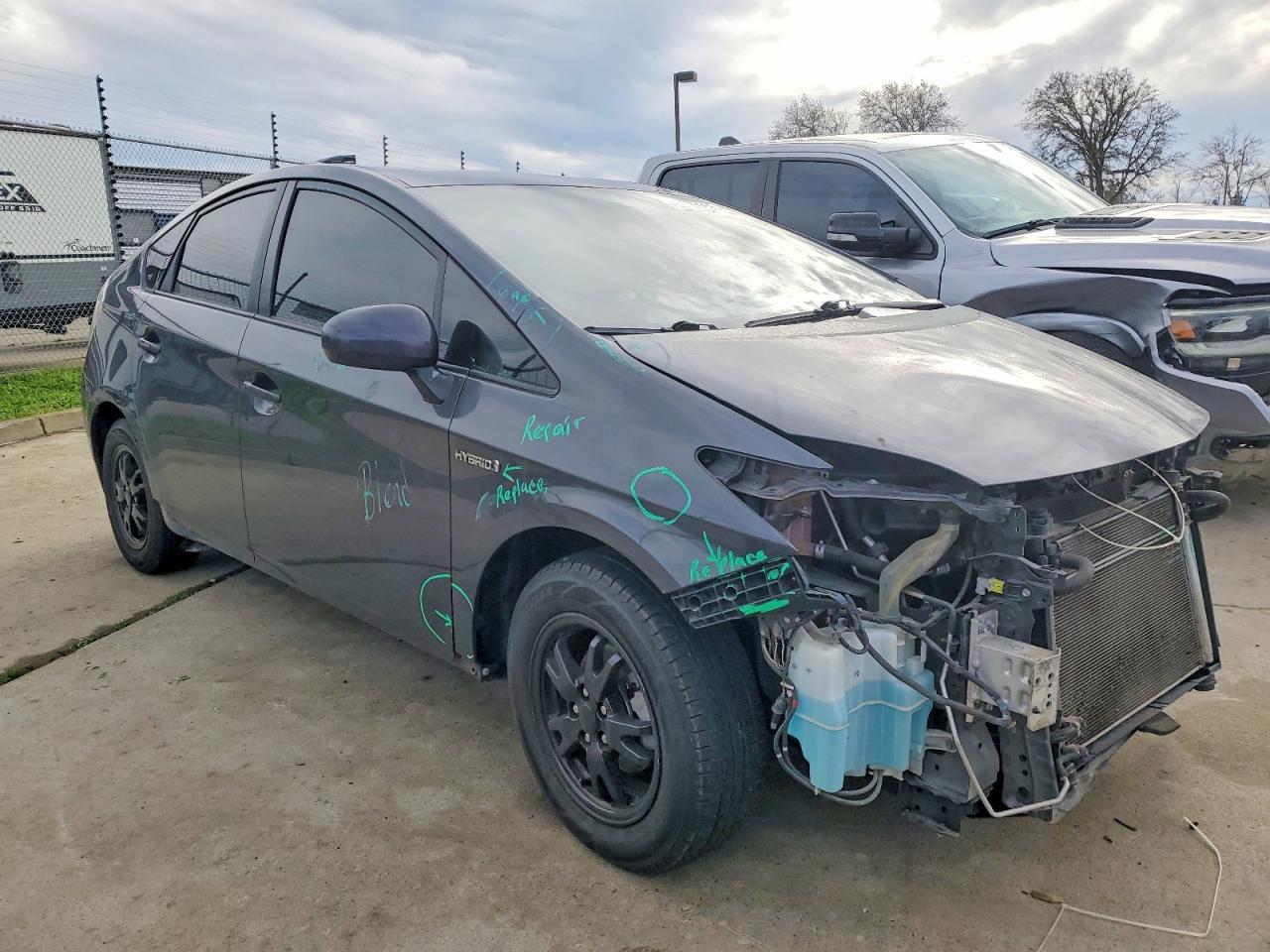 2013 TOYOTA PRIUS