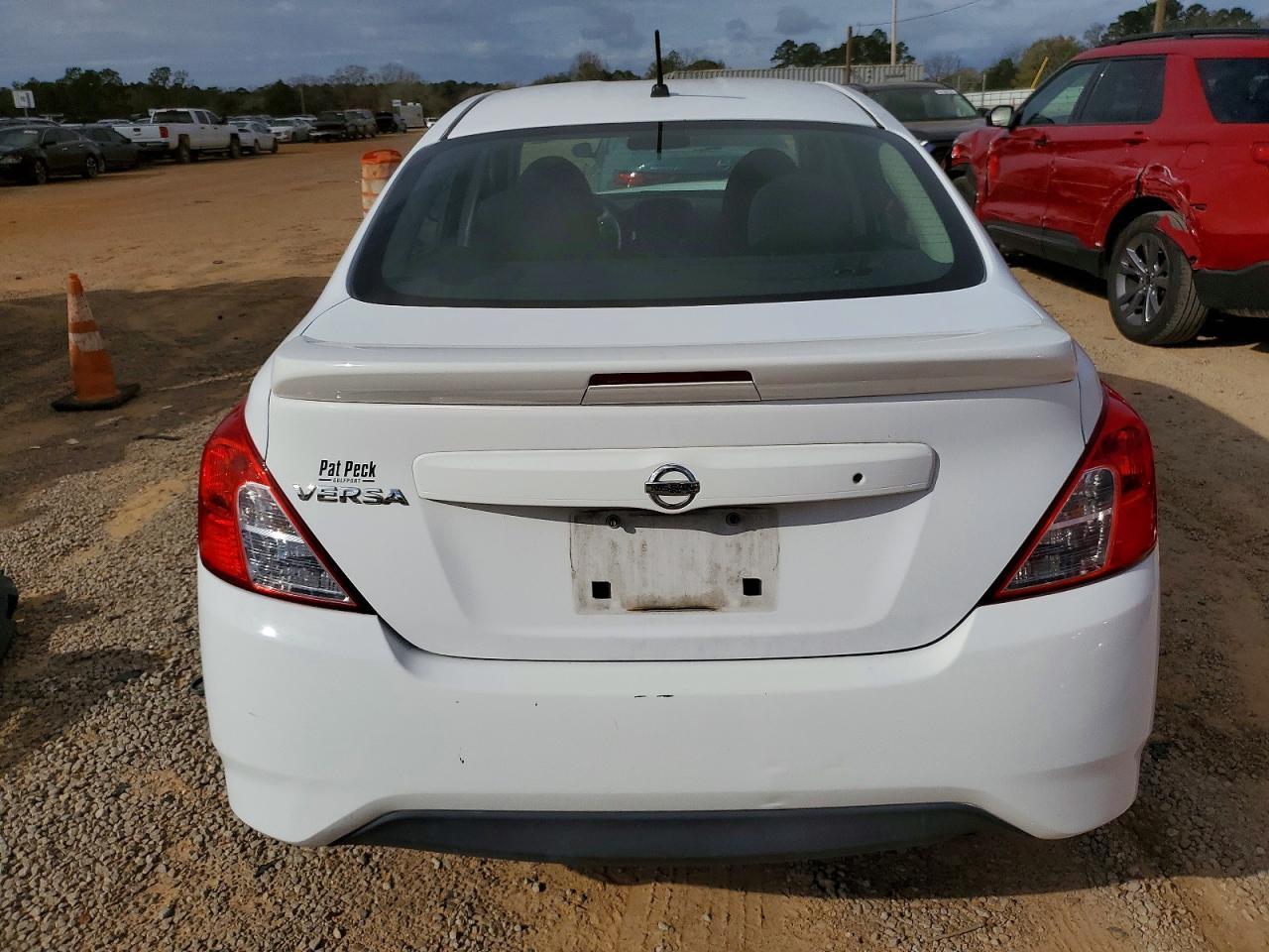 2017 NISSAN VERSA