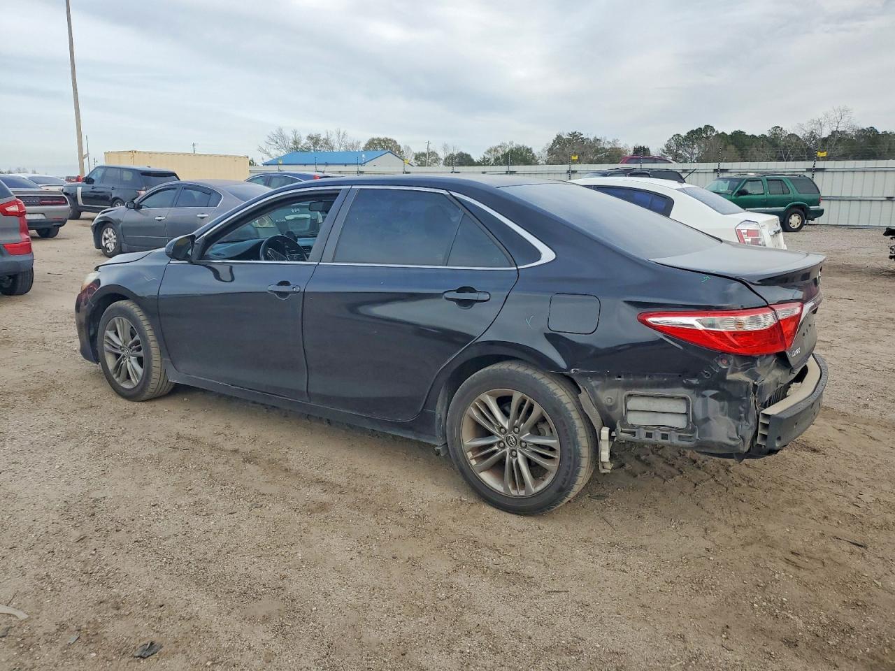 2016 TOYOTA CAMRY