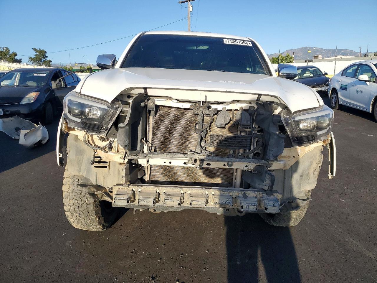 2017 TOYOTA TACOMA