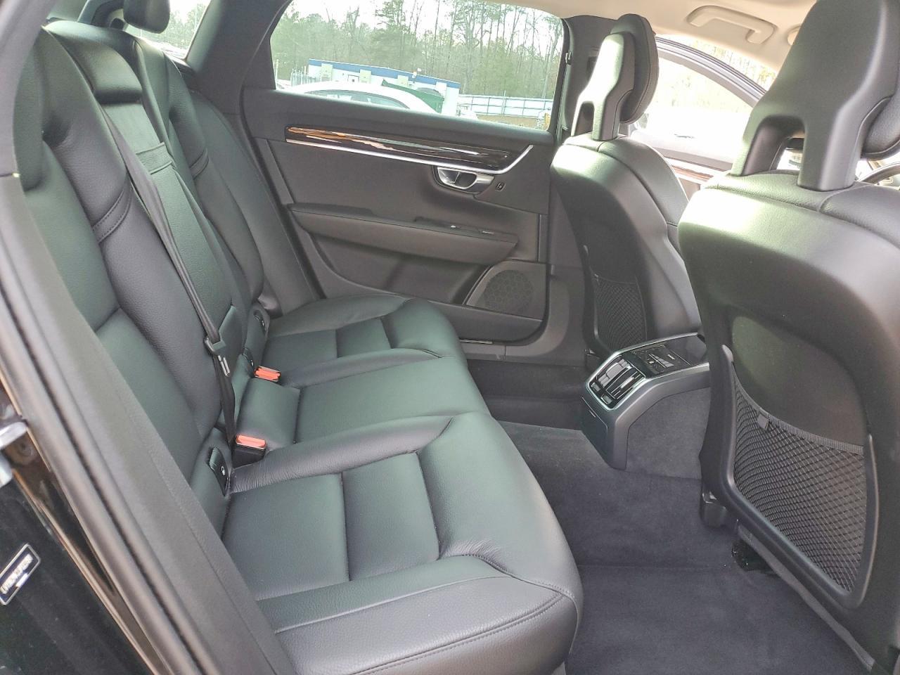 2018 VOLVO S90