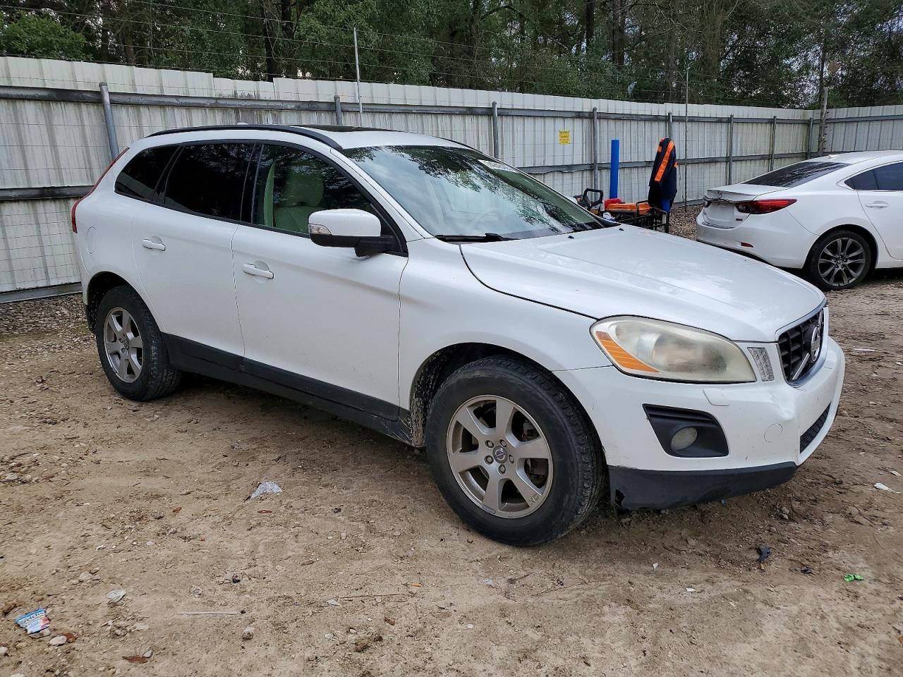 2010 VOLVO XC60