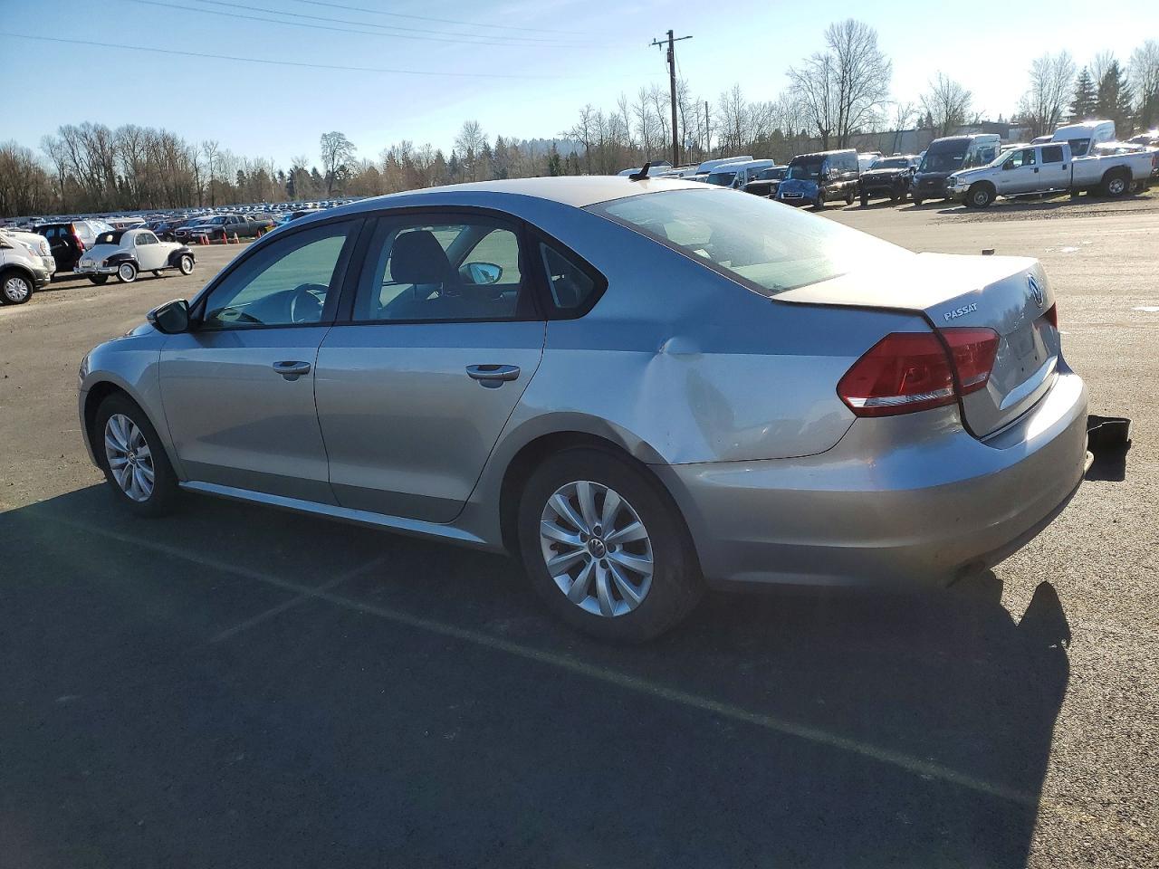 2012 VOLKSWAGEN Passat
