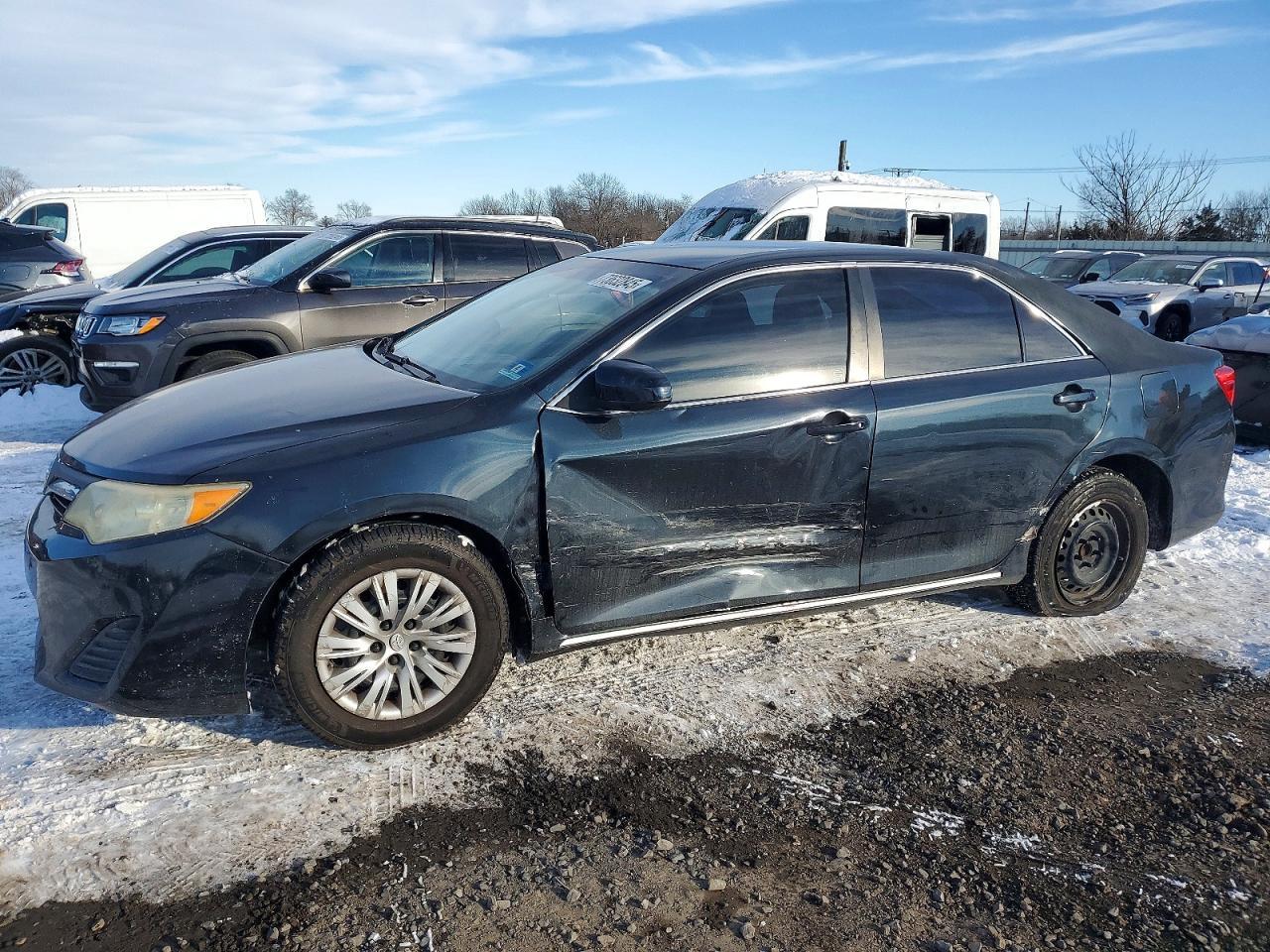 2014 TOYOTA CAMRY