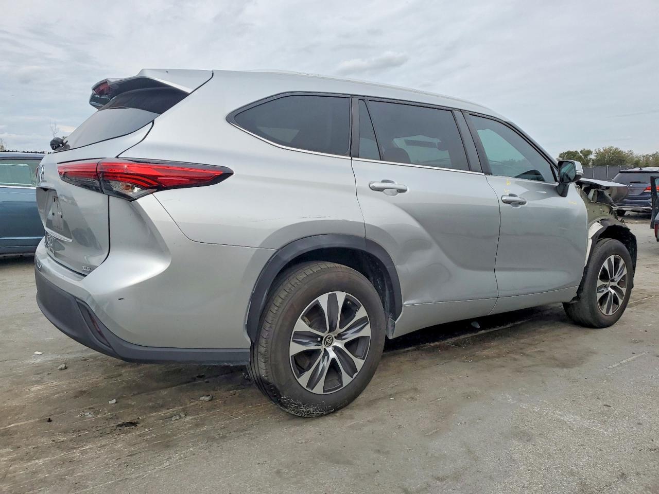 2023 TOYOTA HIGHLANDER