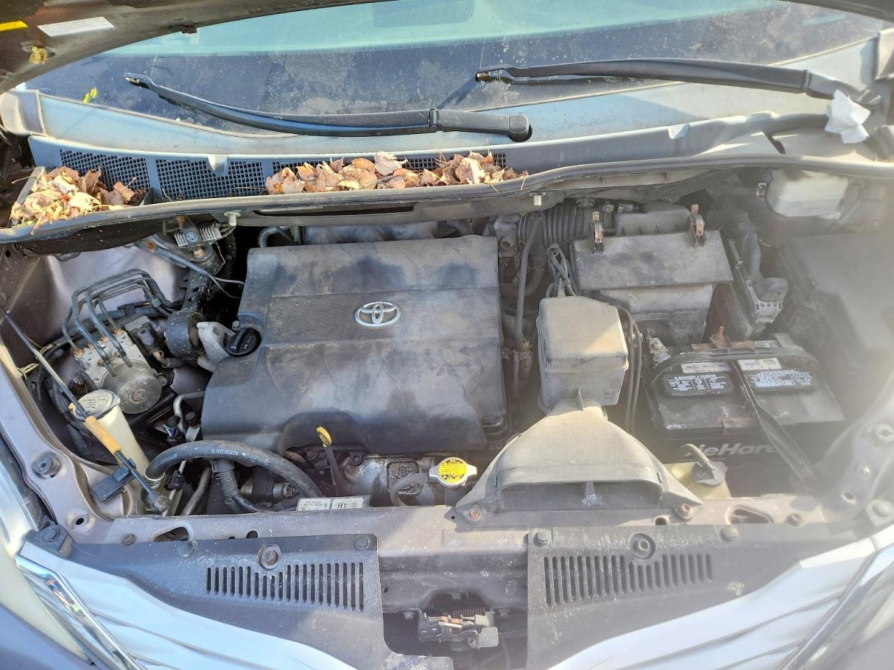 2013 TOYOTA SIENNA