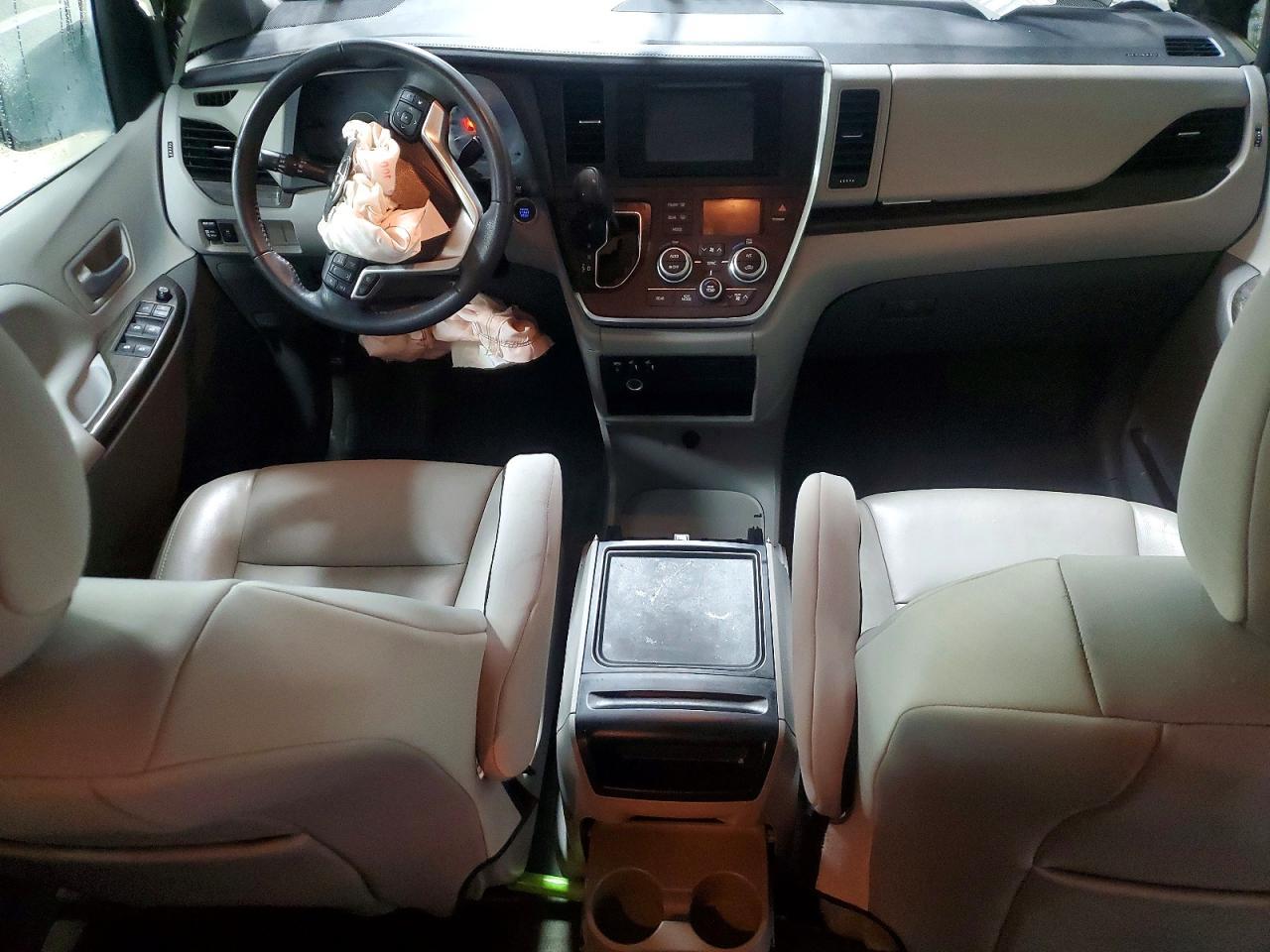 2015 TOYOTA SIENNA