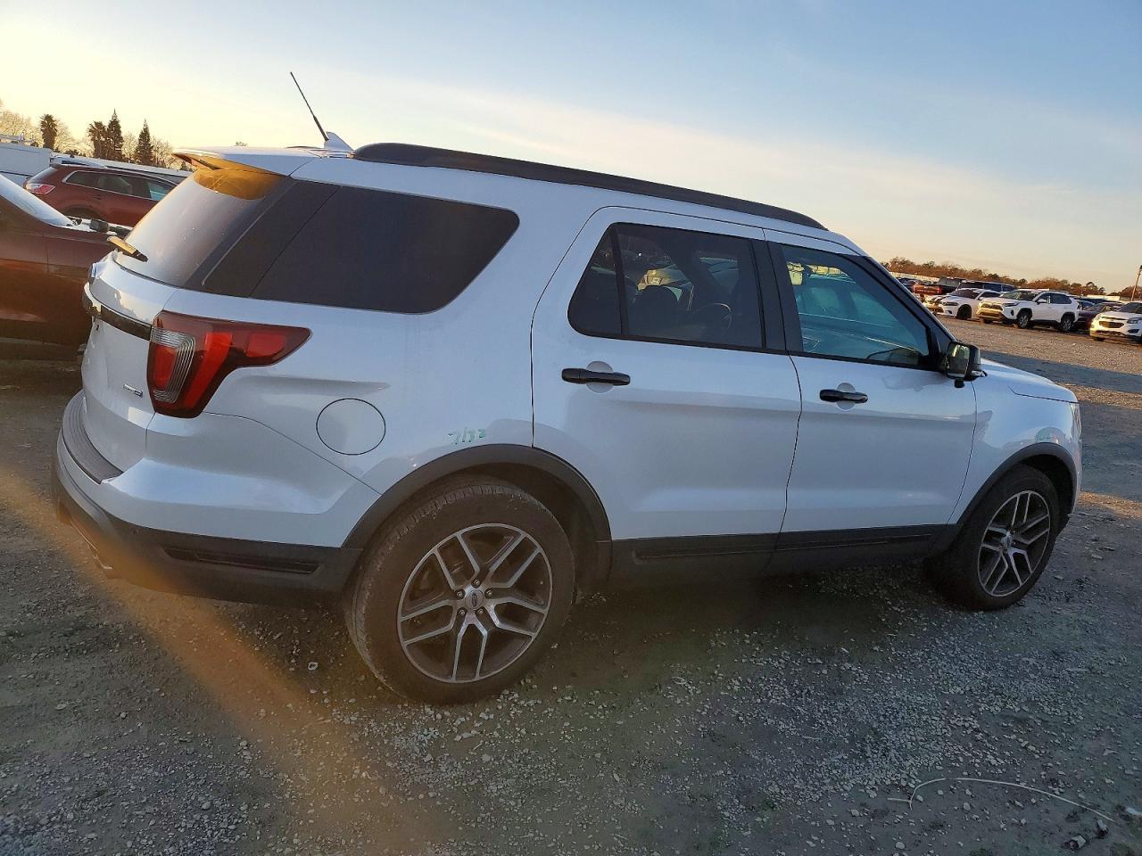 2019 FORD Explorer Sport Trac