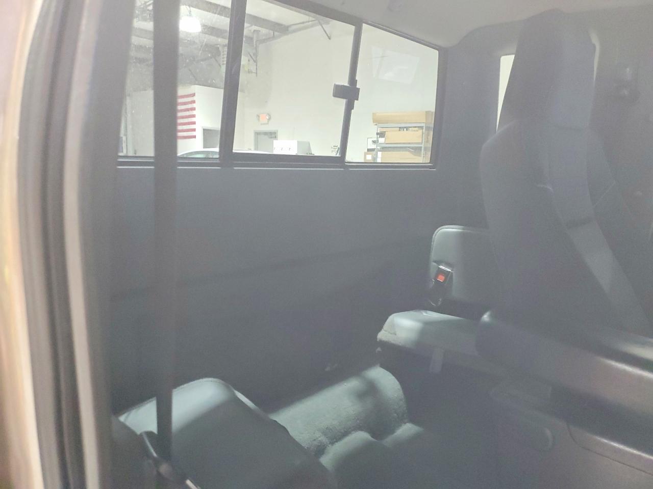 2004 MAZDA B4000