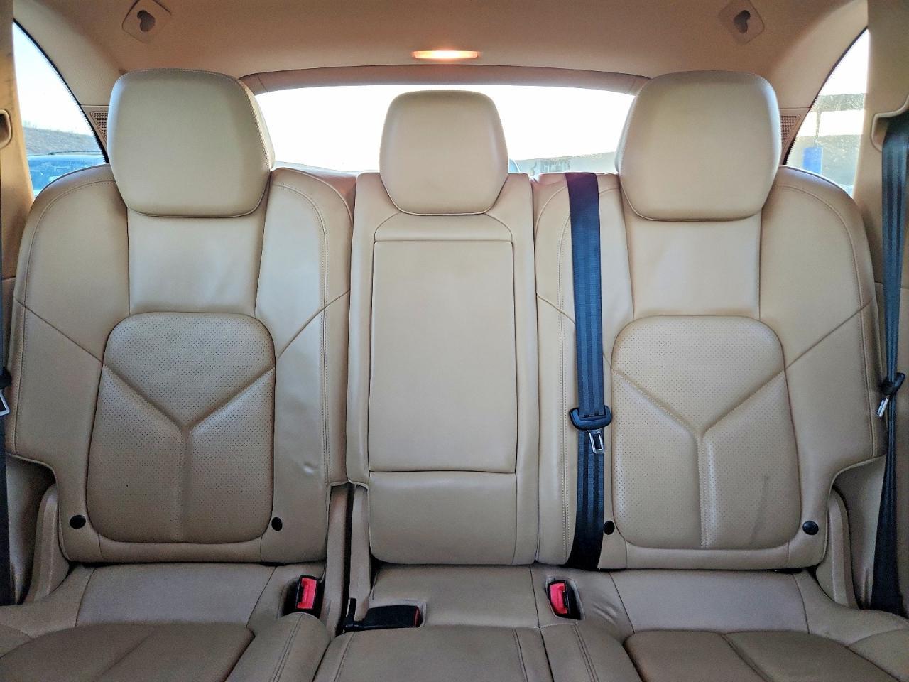 2012 PORSCHE CAYENNE