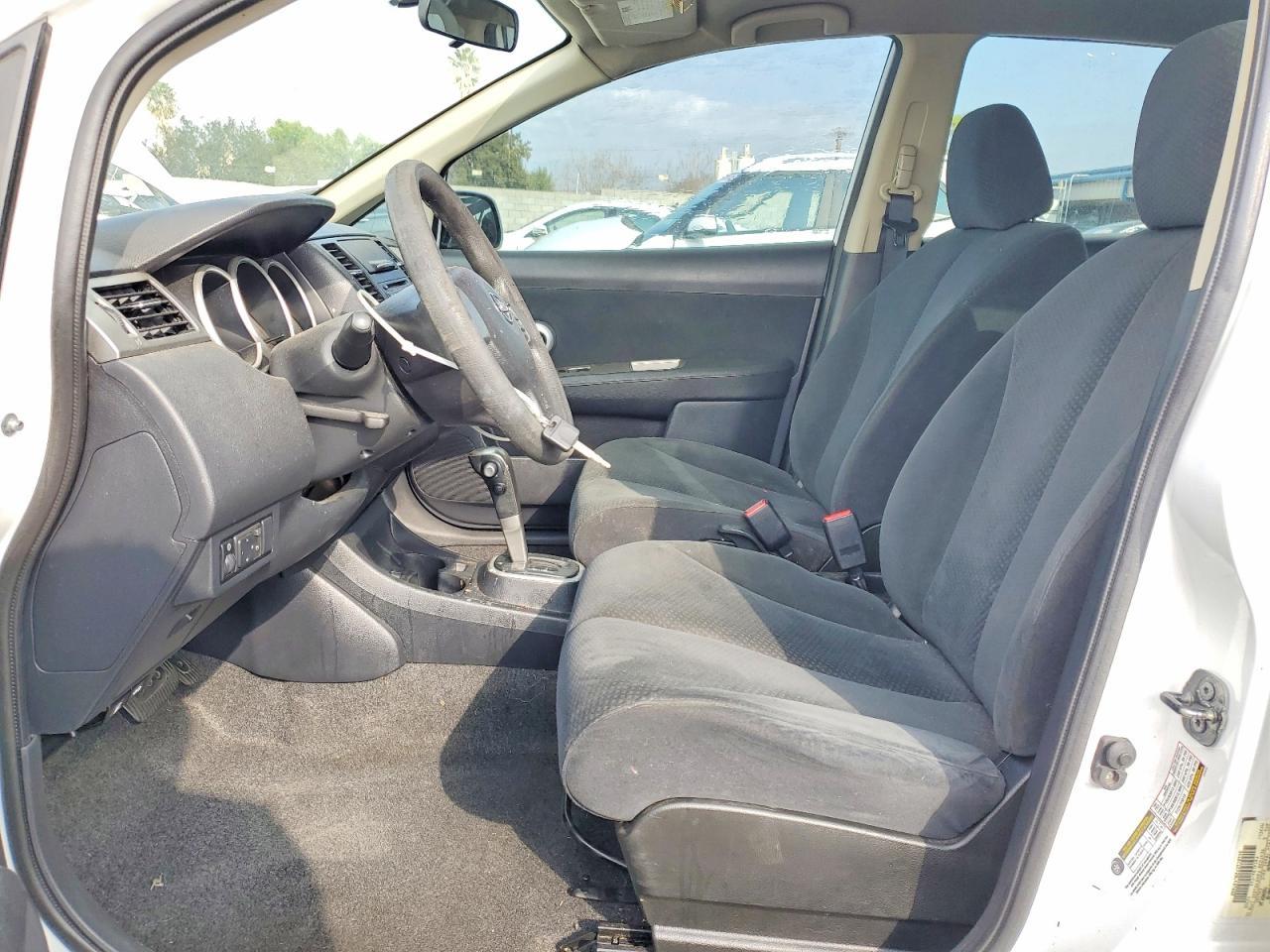 2011 NISSAN VERSA