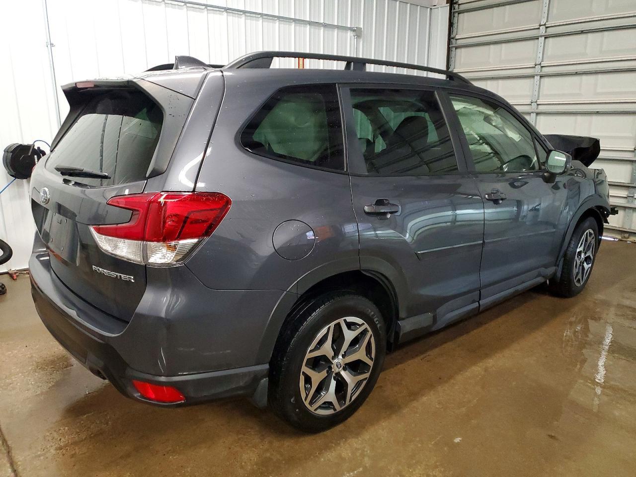 2021 SUBARU FORESTER