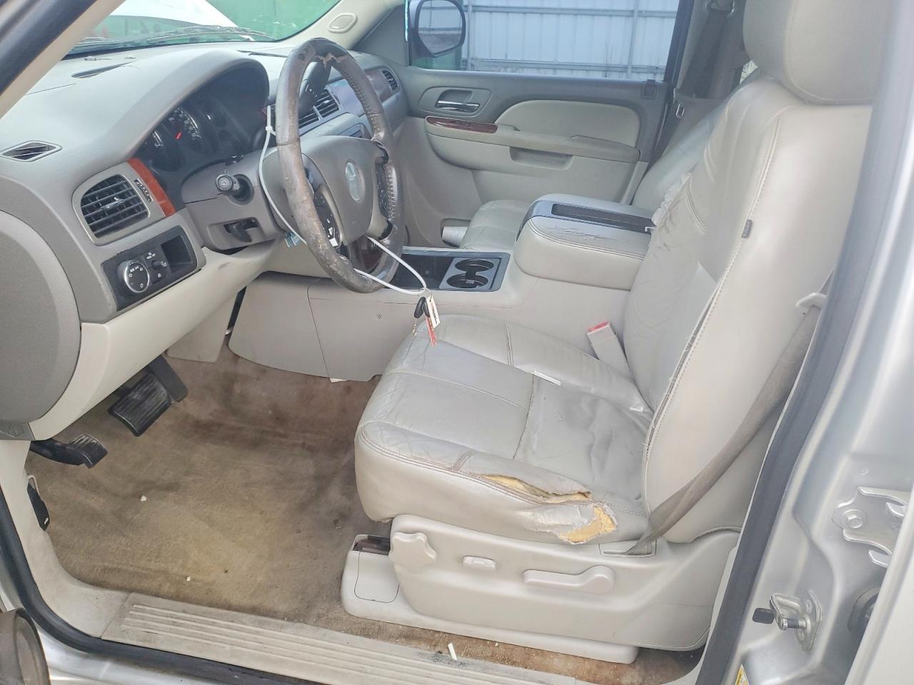 2011 CHEVROLET Tahoe