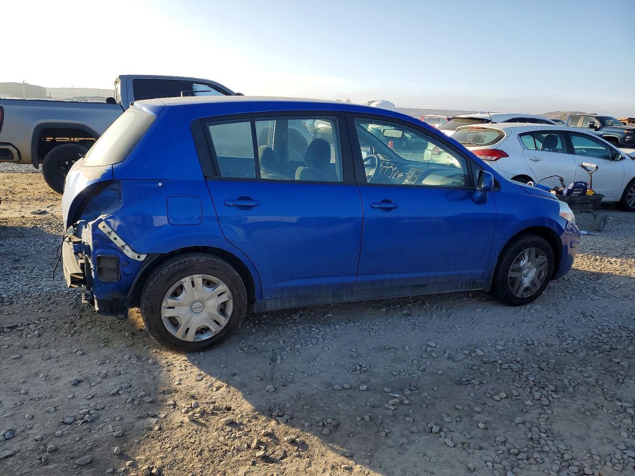 2011 NISSAN VERSA