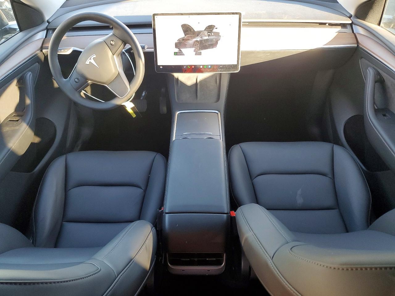 2024 TESLA MODEL Y