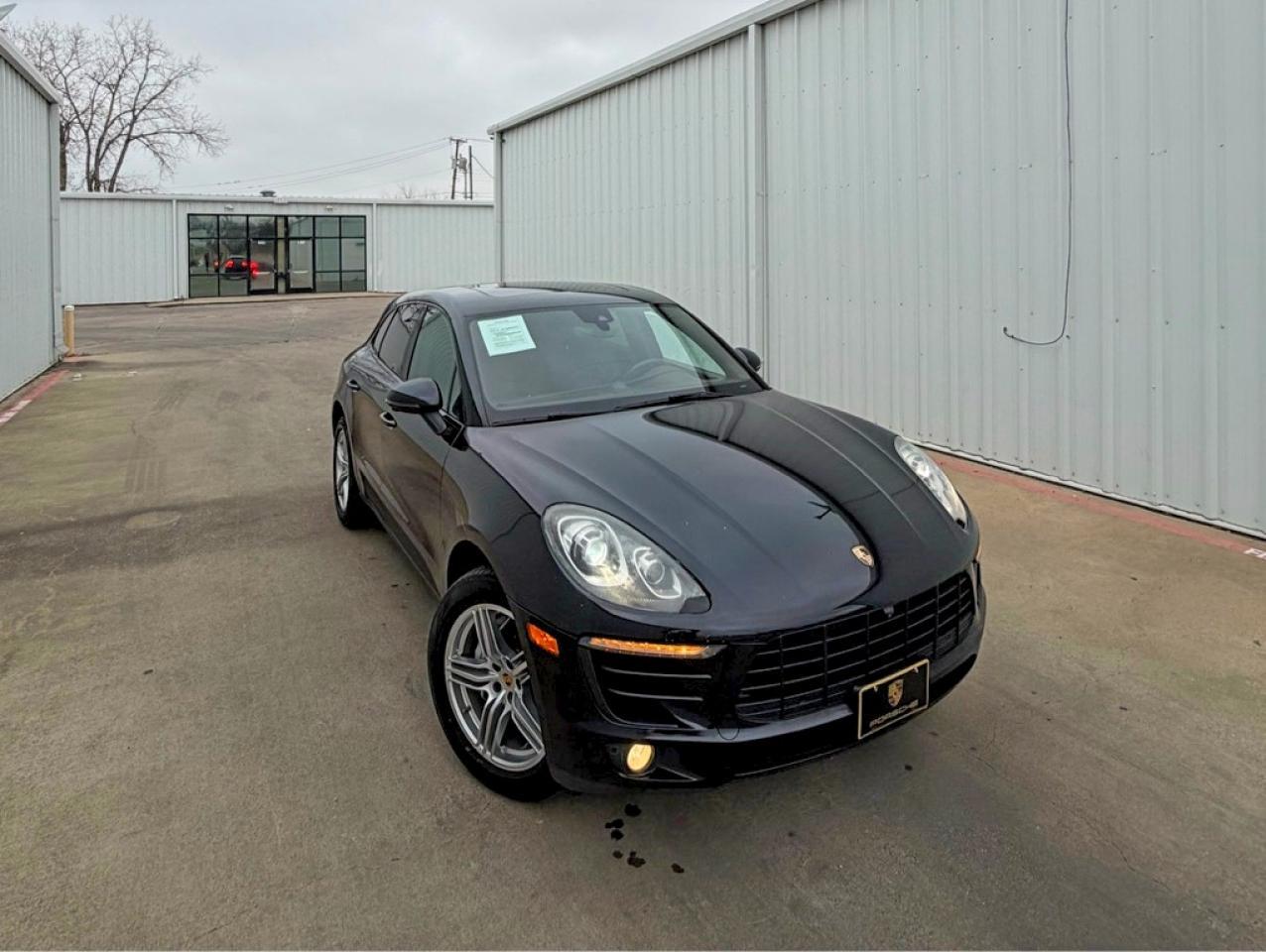 2017 PORSCHE Macan