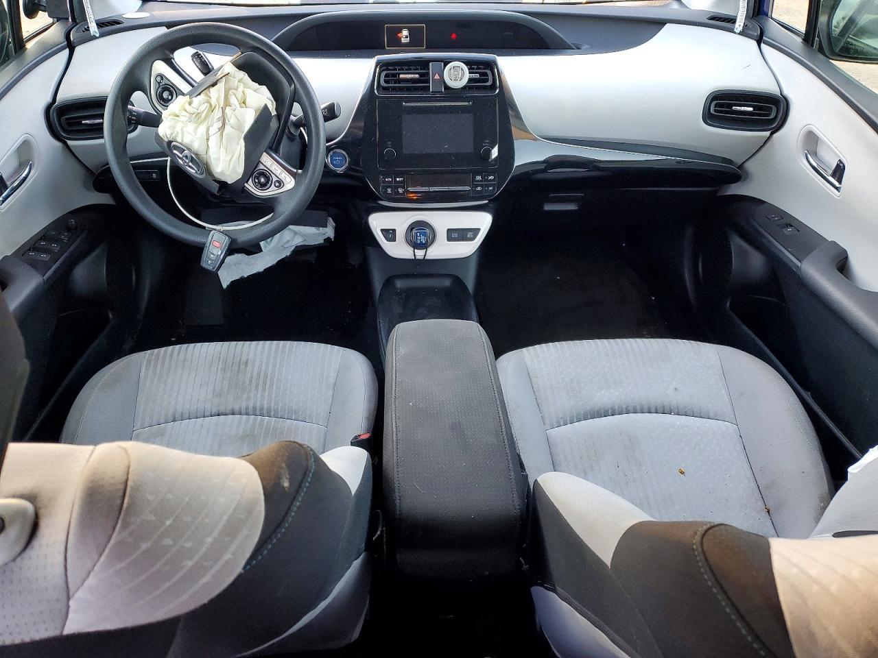 2016 TOYOTA PRIUS